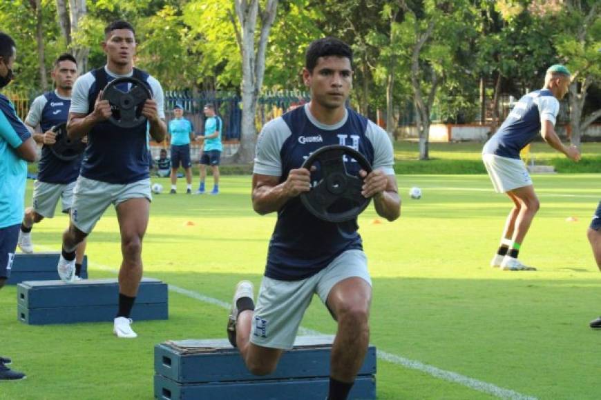 Carlos Pineda se reportó a la Bicolor tras tener participación la noche del miércoles con el Olimpia ante Honduras Progreso.