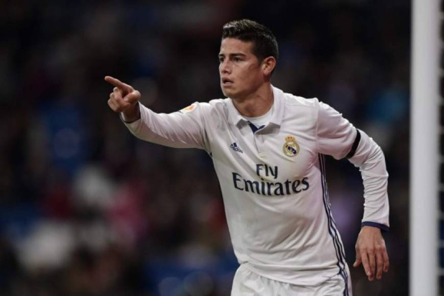 El diario Marca publica que James Rodríguez se plantea su regreso al Real Madrid y el club blanco contempla la posible vuelta del colombiano, que hasta el 30 de junio de 2019 está cedido al Bayern Munich con opción de compra por parte del equipo alemán y sin posible escapatoria para la vuelta a la que fue su equipo durante tres campañas. Florentino Pérez también lo ve con buenos ojos, pero depende del Bayern, que ya expresó su deseo de hacer uso de la opción de compra. Ya sin Zidane, al cafetero se le abren las puertas en el Bernabéu.