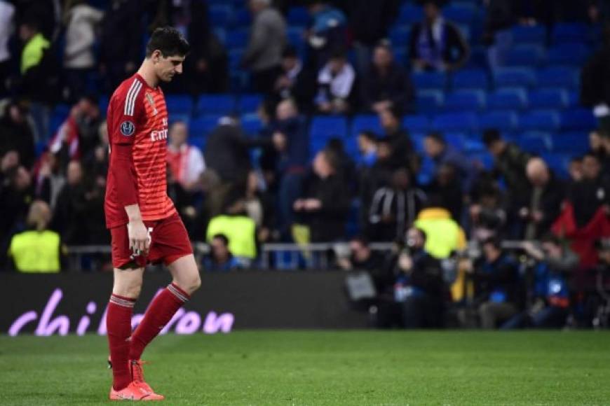 Thibaut Courtois también podría verse señalado por la llegada de Zidane. Aunque la prensa de España asegura que el portero belga no dejará al Real Madrid, al parecer sería relegado al banquillo de suplentes ya que Zidane le tiene confianza a Keylor Navas.