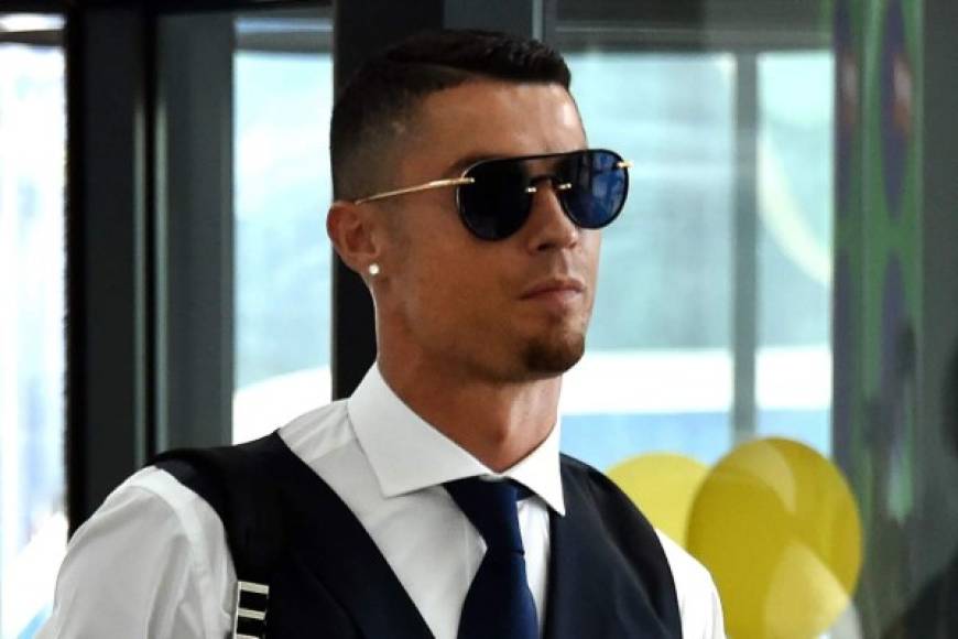 Tras nueve años batiendo records y haciendo historia en el Real Madrid, el futuro de Cristiano Ronaldo en el club blanco parece cada vez más lejos y más cerca de la Juventus de Turín.