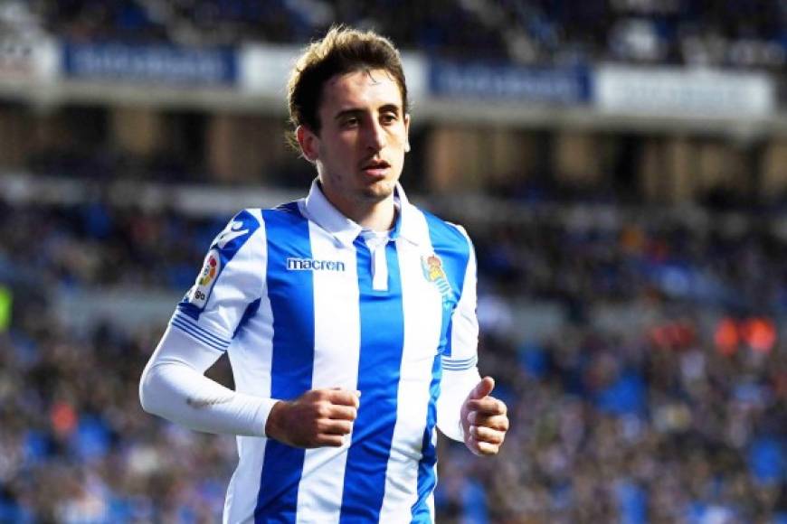 El extremo español Mikel Oyarzabal tiene dos grandes admiradores en la Premier League, de hecho es un derbi de Manchester por él. El City y el United, según The Sun, se han unido a la puja por el jugador vasco. Este futbolista siempre ha estado en el punto de mira de Guardiola y ahora tras la salida de Leroy Sané no se descarta que intente ficharlo.