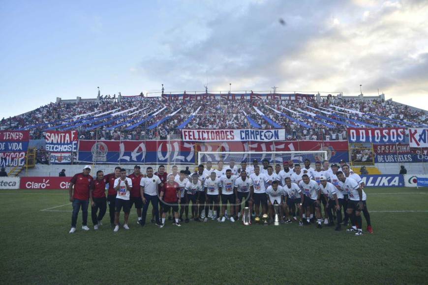 Los jugadores del Olimpia posaron para el lente de Diario LA PRENSA.