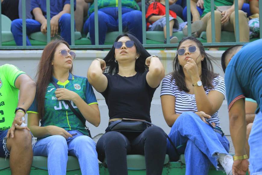 Al estadio del Marathón siempre llegan bellas mujeres y ante Motagua no fue la excepción.