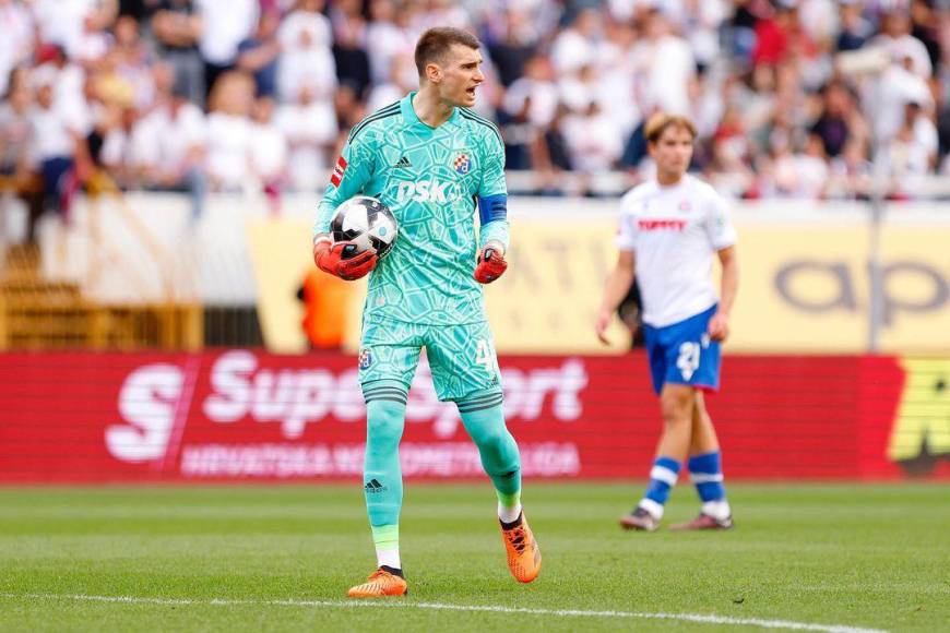 Dominik Livaković (Dinamo de Zagreb): Tuvo un buen Mundial y ahora busca la oportunidad de salir de su país para triunfar. El croata es otra de las opciones.
