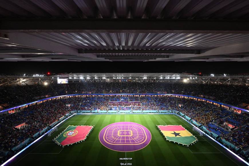 Espectacular imagen panorámica del Estadio 974 de Doha para el partido Portugal-Ghana.