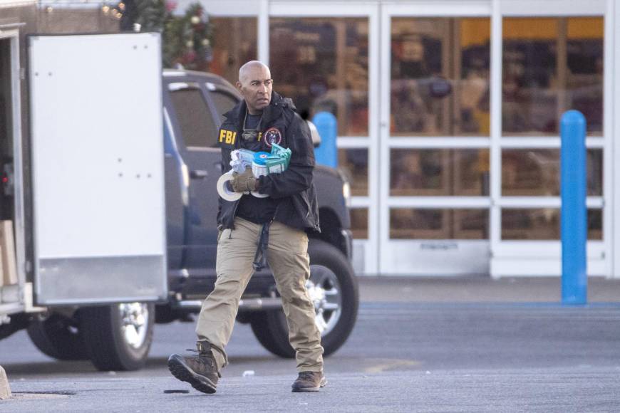 En las horas posteriores al ataque, imágenes de los noticieros mostraban una importante presencia policial alrededor del Walmart, que se encuentra unos 240 kilómetros al sureste de la capital estadounidense, Washington.