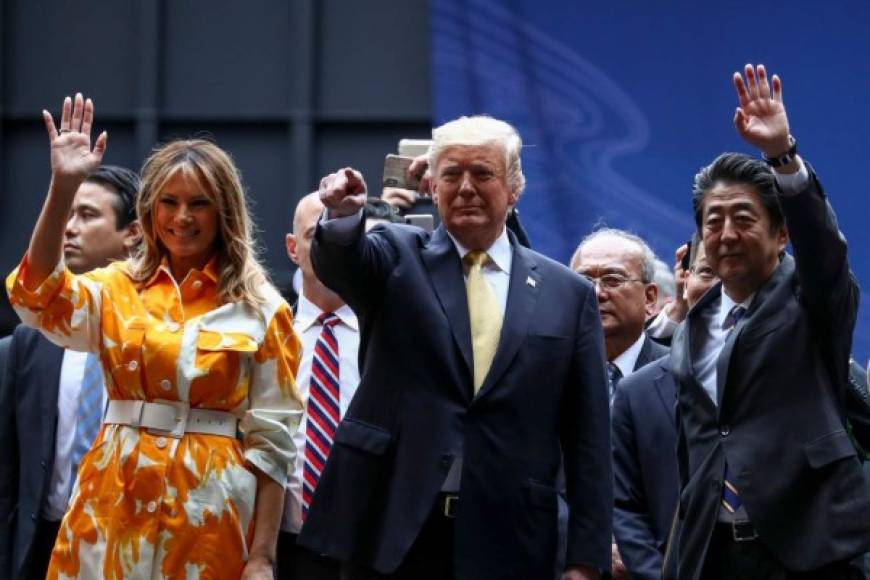 Antes de partir, Trump y Melania visitaron una base militar para cerrar una visita cargada de simbolismo que reafirmó la influencia de Washington en Asia.