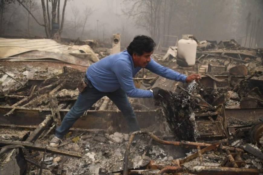 El hispano Marcelino Maceda looks fue uno de los afectados por los incendios en Mendocino. El inmigrante perdió su casa y todas sus pertenencias por el fuego.