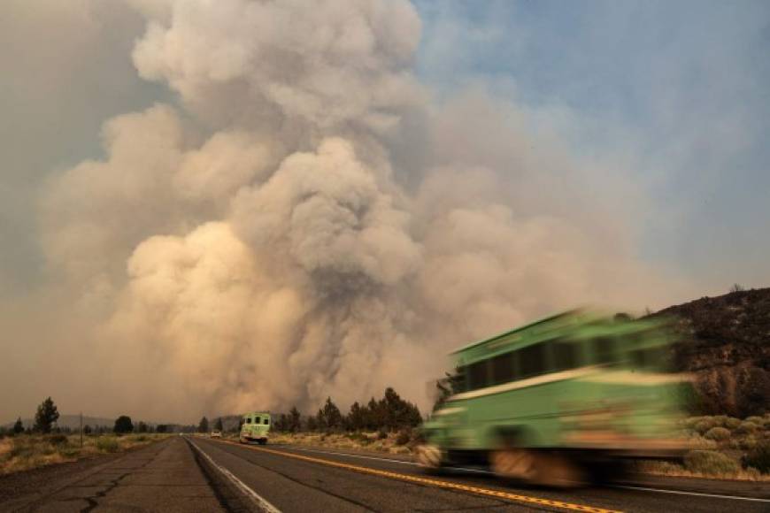 La canícula, que expertos dicen que se ha visto atizada por el cambio climático, ha causado centenares de muertes en Canadá y Estados Unidos.