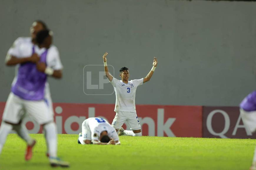 Roberto Contreras no se quedó atrás: Los festejos de Honduras tras clasificar al Mundial Sub-20; llanto en Panamá