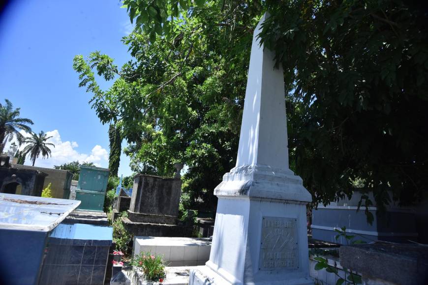 En la batalla de La Ceiba en 1912 se sepultaron centenares de soldados que murieron en la guerra civil y están sepultados en el barrio Inglés. 