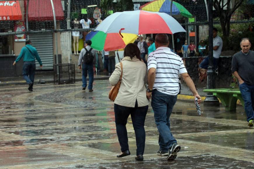 El informe señala que la medida obedece porque, según el Centro de Estudios Atmosféricos, Oceanográficos y Sísmicos (Cenaos), hoy sábado ingresará a Honduras una vaguada prefrontal y una masa de aire frío. 