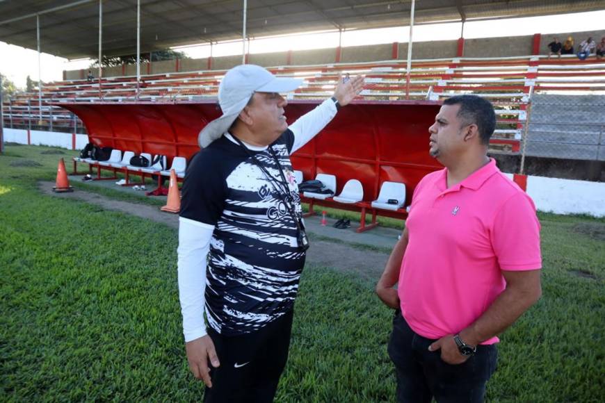 Real Sociedad - Jhon Jairo López, entrenador de los tocoeños, reveló que andan en busca de un centro delantero para estar completos. “Tenemos un cupo todavía para un extranjero y traeremos al que mejor se nos acomode a la idea de juego”.