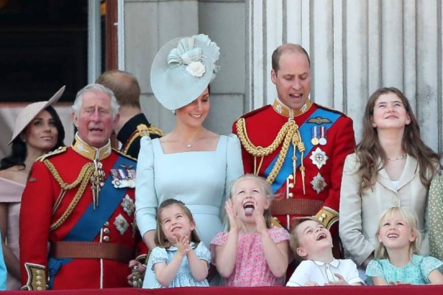 También estuvieron presentes los retoños de William y Kate, el príncipe George y la princesa Charlotte.<br/>
