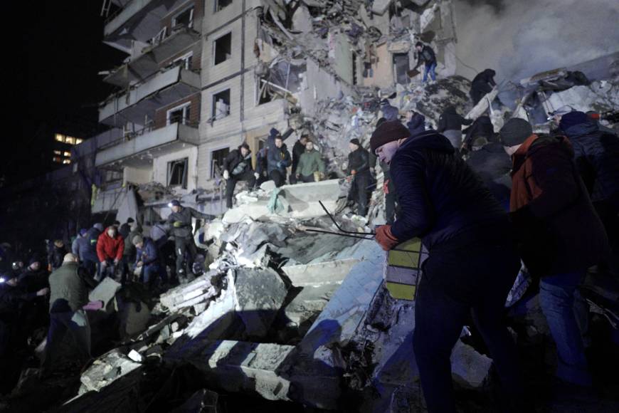 Agregó que se han retirado unas 3.450 toneladas de estructuras destruidas y 39 vehículos dañados.