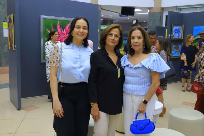 Clarisa Rodezno, Claudia Canahuati y Jackie Beall