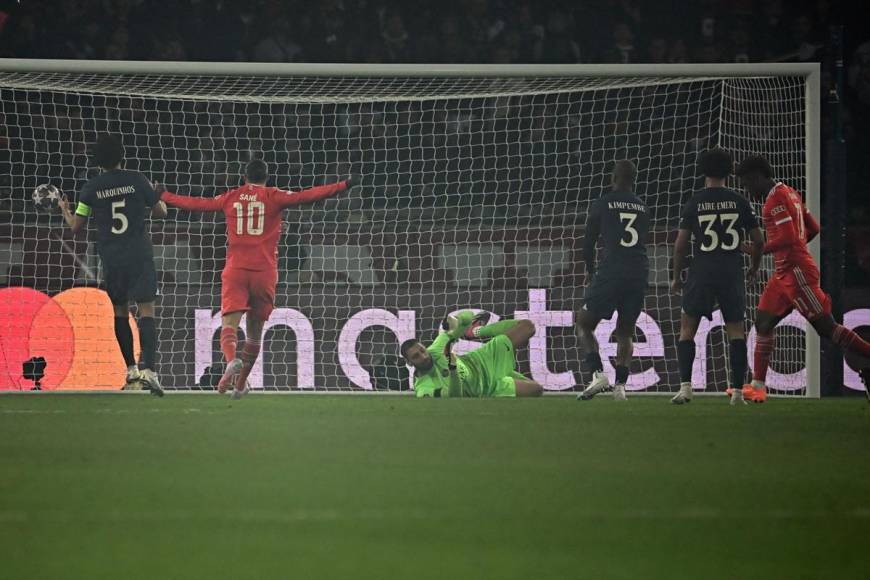 Gianluigi Donnarumma falló en el disparo de Kingsley Coman y el PSG encajó el gol ante el Bayern.