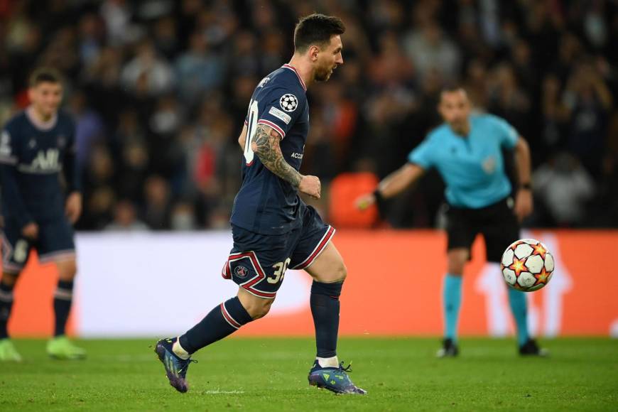 Lionel Messi se dio el lujo de marcar un gol al estilo Panenka. El argentino comienza a brillar con el PSG en la Liga de Campeones.