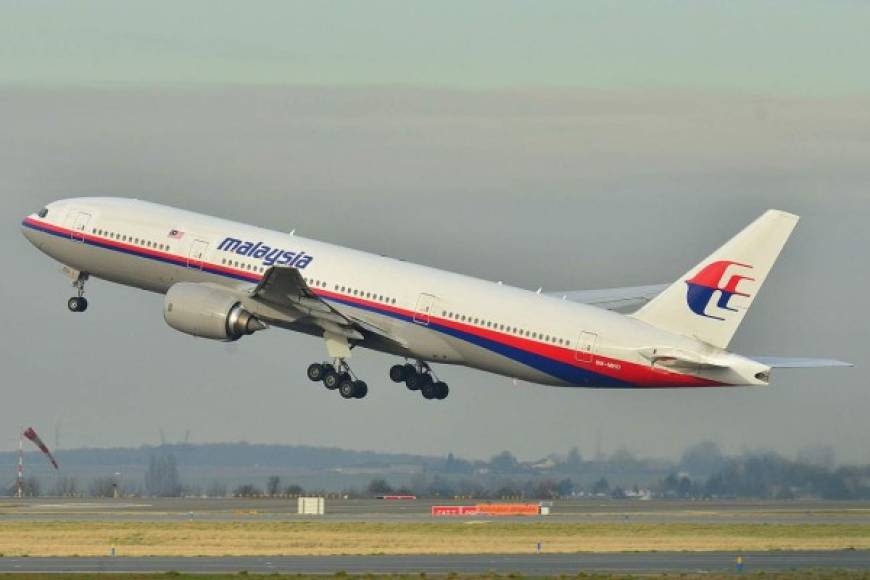 EL VUELO MH370 DE MALAYSIA AIRLINES.<br/>Se trata de uno de los misterios más recientes, pues a tres años de su desaparición, nadie sabe dónde se encuentra el Boeing 777 de la aerolínea malaya, desaparecido el 8 de marzo de 2014.