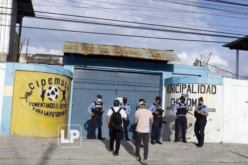 El partido fue a puertas cerradas y había poca seguridad en el estadio Rubén Deras de Choloma.