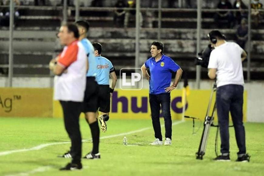 Héctor Vargas sufrió su primera derrota como entrenador del Real España tras perder (1-4) contra el Vida.