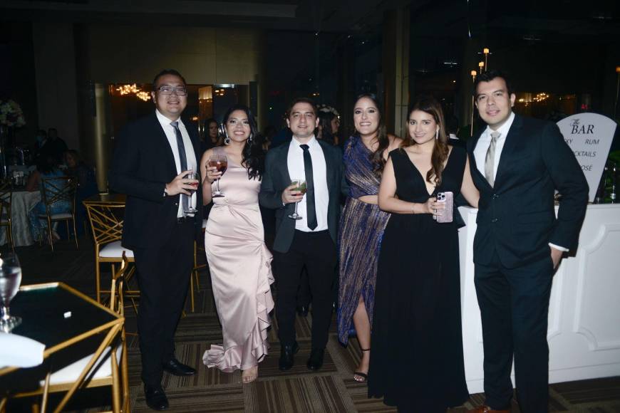 Jonathan Choe, Nancy Domínguez, Alejandro Villeda, María Fernanda Robelo, Andrea Palacios y Sergio Hernández