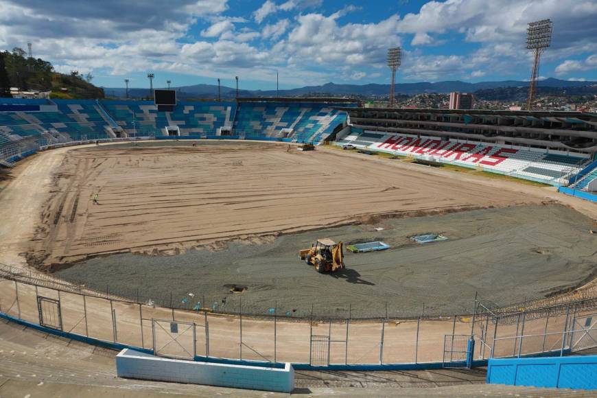 Olimpia y Motagua, los clubes que son locales en el Nacional, se han visto obligados a jugar en el estadio Carlos Miranda de Comayagua por los trabajos que se están llevando a cabo.