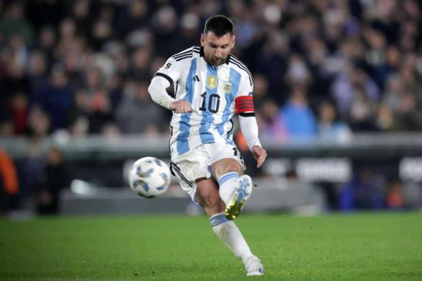 Así le pegó Messi al balón para su golazo contra Ecuador.