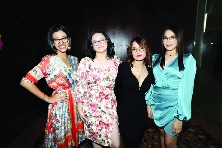 Andrea Morales, Denia Cruz, Tiana Oyuela y Sofía Reyes 