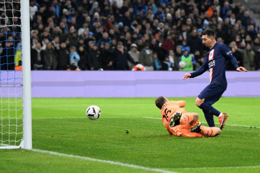 El astro argentino se despachó con un gol y dos asistencias en el encuentro que finalizó 3-0 a favor de los parisinos.