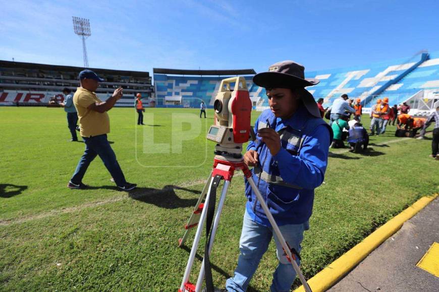 Compuesto por un 96% de material natural y un 4% del mismo plástico con que se hacen las canchas sintéticas, la grama híbrida es una revolución para el fútbol moderno