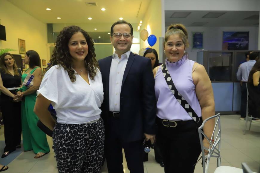 Doris Peña, Enrique Zaldivar e Isabel Sabillón