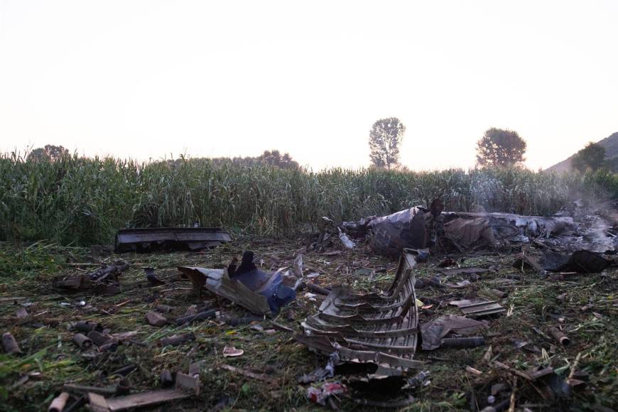 El avión despegó del aeropuerto de Nis (sur de Serbia) el sábado hacia las 20H40 (18H40 GMT). A su bordo llevaba armas de la compañía serbia Valir, según Stefanovic.