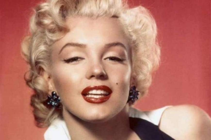 Marilyn Monroe<br/>El 5 de agosto de 1962, la actriz, cantante y símbolo sexual fue hallada sin vida sobre su cama en su residencia en el 12305 de Fifth Helena Drive, en Brentwood. Muchas teorías al respecto se tejieron, pero el informe médico confirmó que su vida se apagó a los 36 años luego de una 'sobredosis de barbitúricos'.<br/>