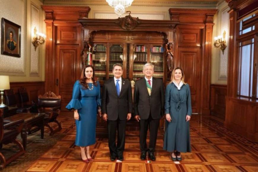 La pareja presidencial hondureña visitó el palacio presidencial ahora ocupado por Andrés Manuel López Obrador, quienes firmaron un acuerdo de apoyo para los países del Triángulo Norte (Guatemala, El Salvador y Guatemala).