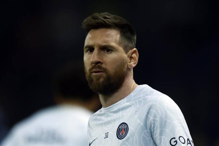 En dicho duelo, el astro argentino, Lionel Messi fue abucheado y silbado en varias ocasiones por segunda vez en un encuentro de la liga francesa.