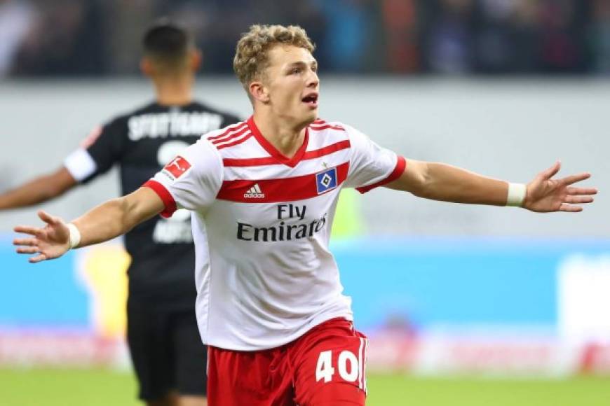 El otro futbolista confirmado en el Bayern Múnich es el delantero de 19 años Jann Fiete Arp, que juega en el Hamburgo en la segunda división.