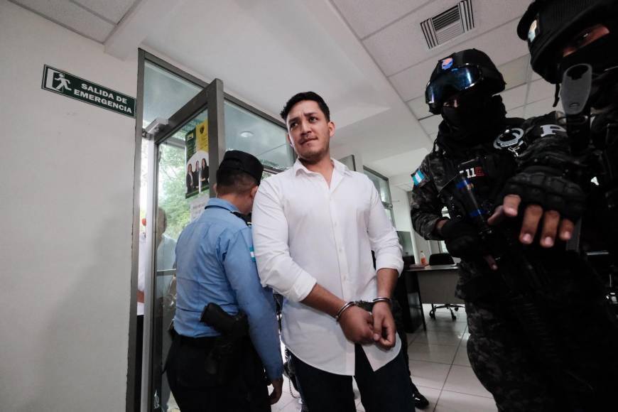 2. Infiltración y complicidad: Hay policías infiltrados por el crimen organizado que investigan a testigos de casos contra estructuras criminales para delatarlos y desaparecerlos. Esto ha sido evidenciado por el Ministerio Público (MP) y organismos de derechos humanos.