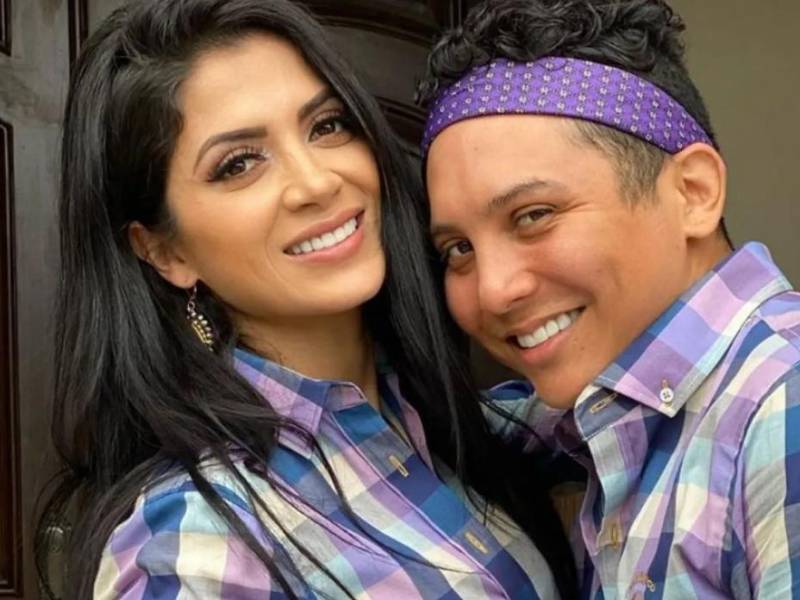 “De mi parte ya se aclaró todo con lo que más amo #Mifamilia y ya que el mundo ruede”, escribió Kimberly Flores en su Instagram.