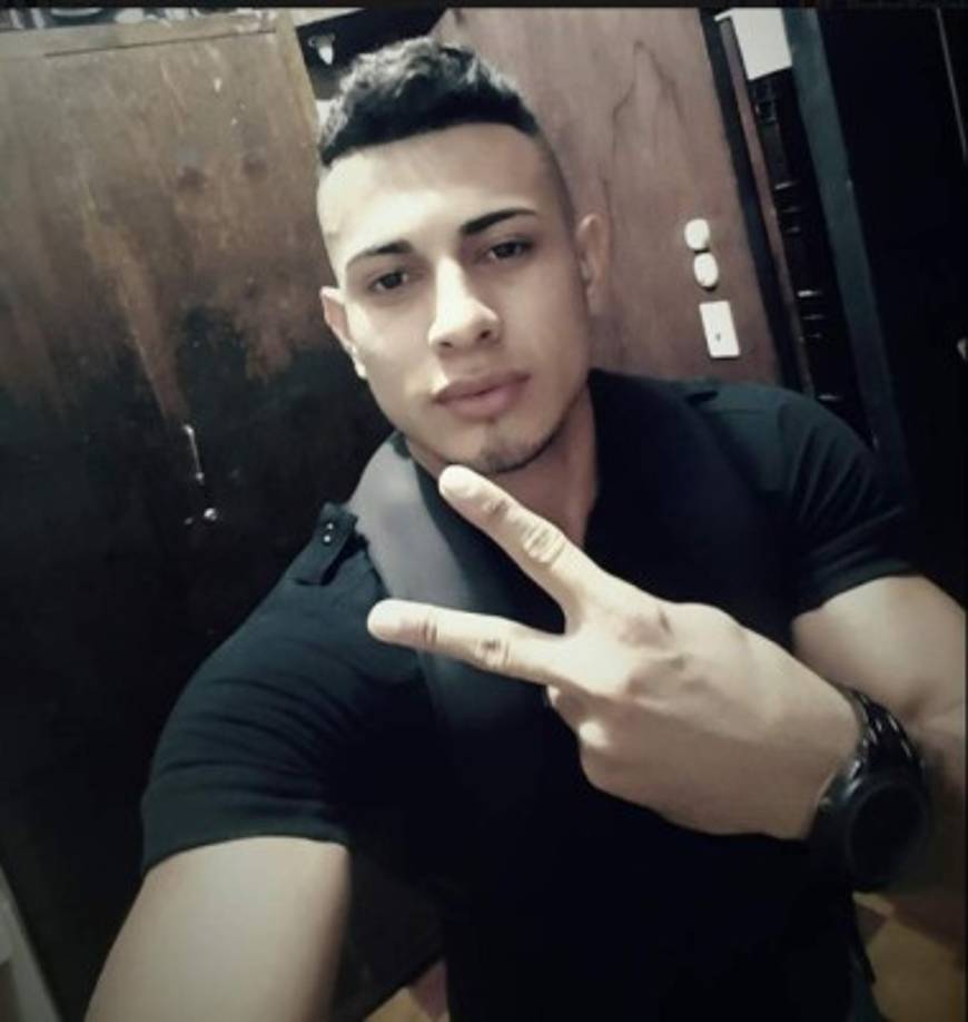 Entre los datos que se leen en su cuenta es que era soltero.