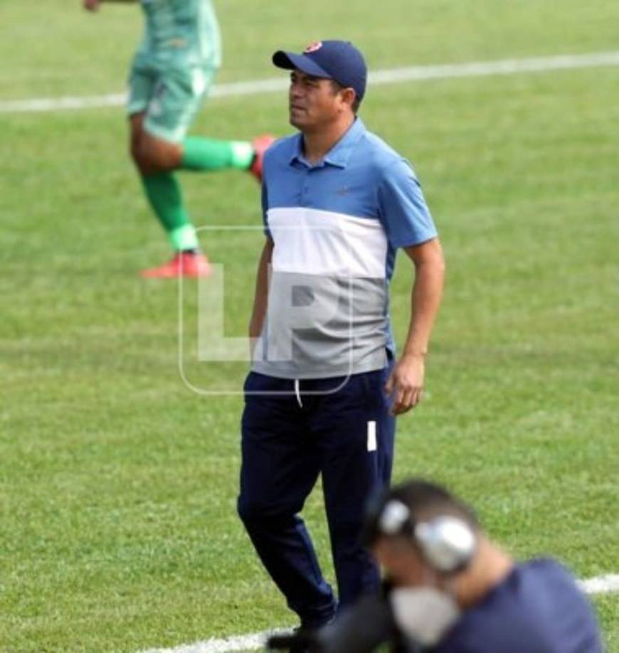 Reynaldo Tilguath debutó en el banquillo del Real de Minas ante Motagua tras reemplazar a Israel Canales.