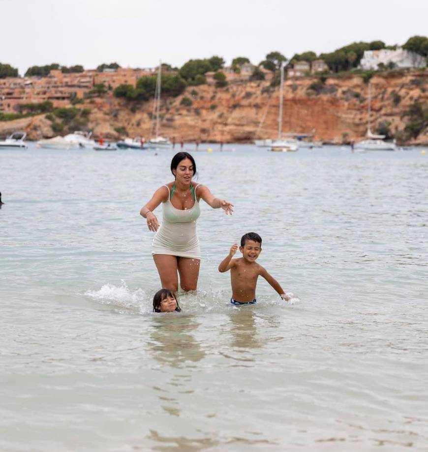 Georgina Rodríguez ha estado al cuidado de los niños. 