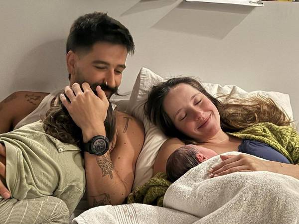 Camilo y Evaluna junto a sus retoños.