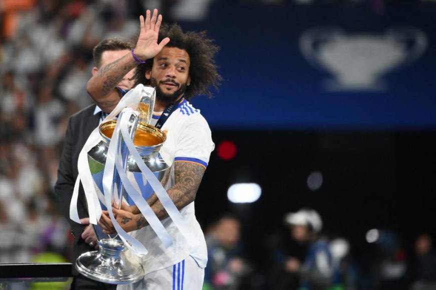 El lateral brasileño Marcelo confirmó su final de ciclo en el Real Madrid: “La emoción es brutal, ha sido mi último partido con el Real Madrid pero estoy muy contento. No es un día de tristeza, me voy con mucha alegría, agradecido a los fans y las noches mágicas que he vivido en el Bernabéu”, indicó.