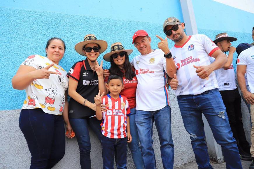 ¡En familia! El ambiente del duelo también nos deja estas grandiosas postales.