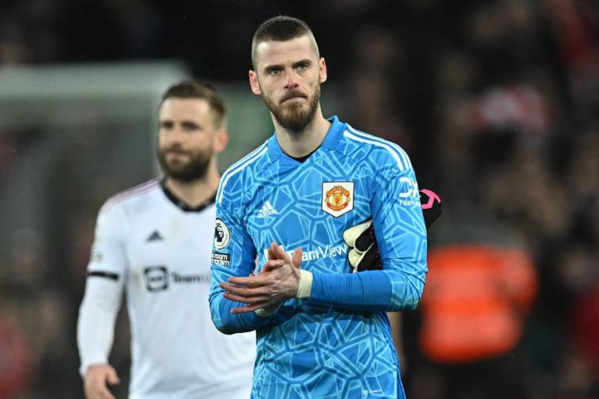 El portero español David de Gea lució cabizbajo tras encajar siete goles.