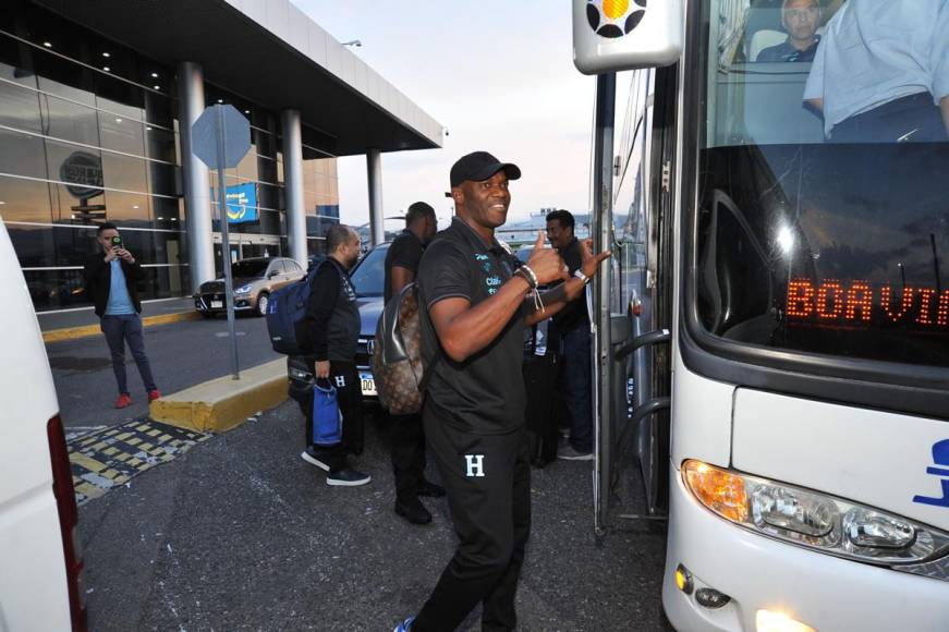David Suazo se mostró con una sonrisa a la llegada de la Selección de Honduras.
