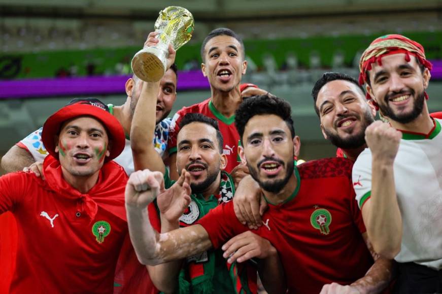 Algunos fans de Marruecos van más allá y sueñan con la Copa del Mundo.