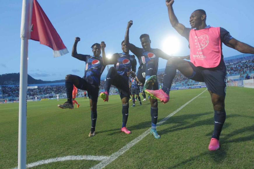 ¡UNA FIESTA! Así festejaron los jugadores del Motagua el gol de Yeison Mejía en el Nacional. Los de Ninrod Medina consiguieron su primer triunfo en el Apertura 2023.
