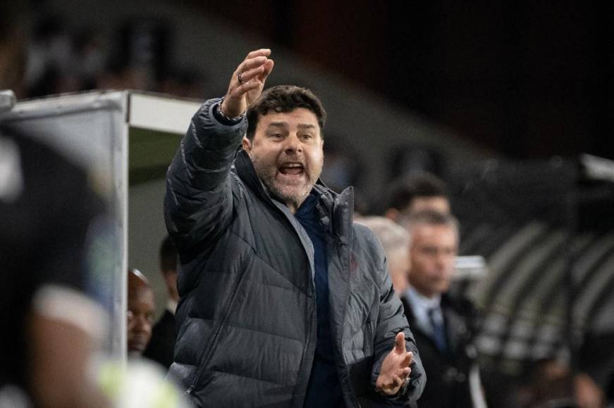 En primer lugar medios franceses informan que Mauricio Pochettino no continuará como entrenador del PSG para la próxima campaña. El argentino no pudo llegar lejos en la Champions League y eso le pasó factura.